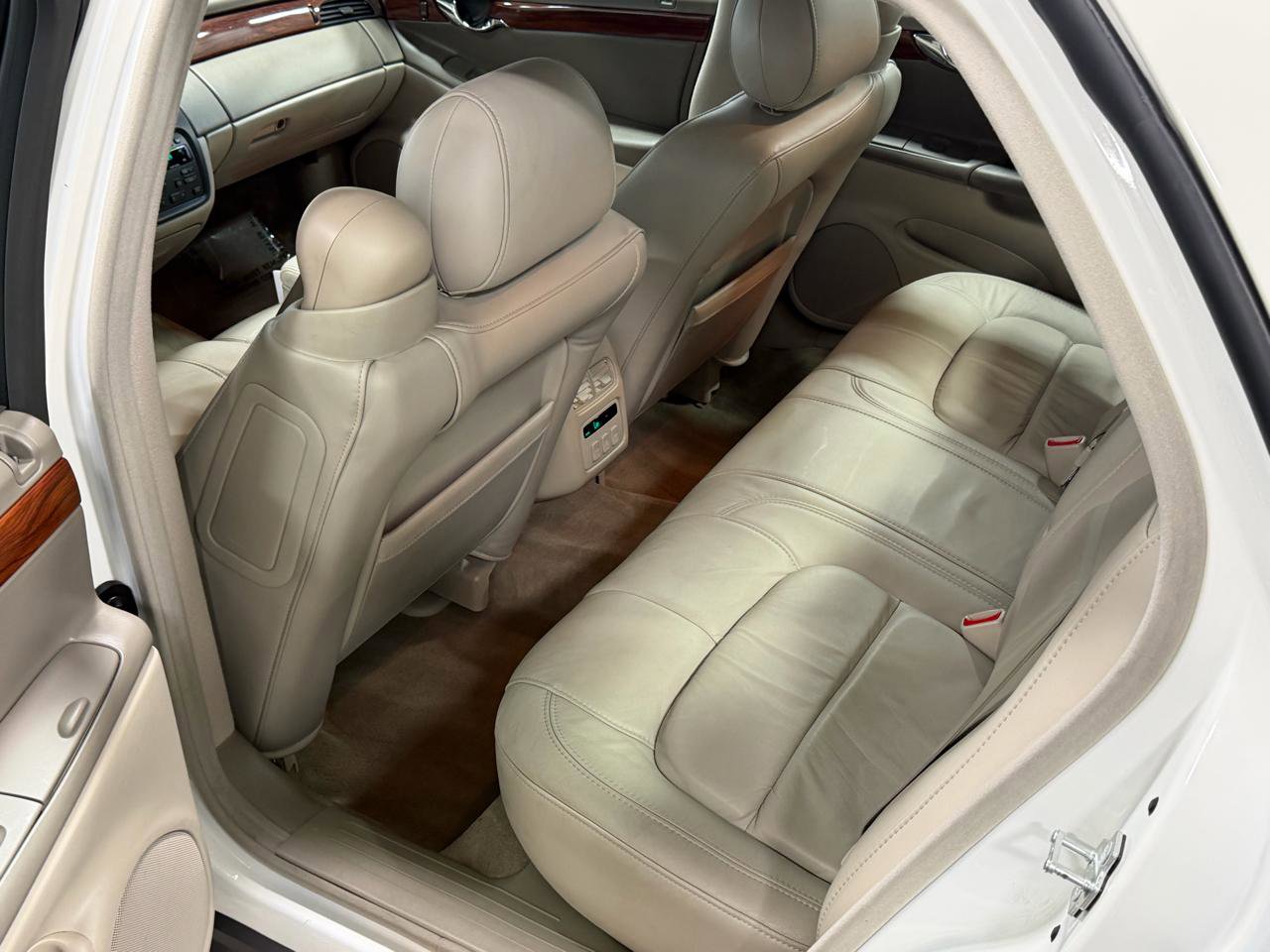 Used 2005 Cadillac De Ville Premium FWD image 11