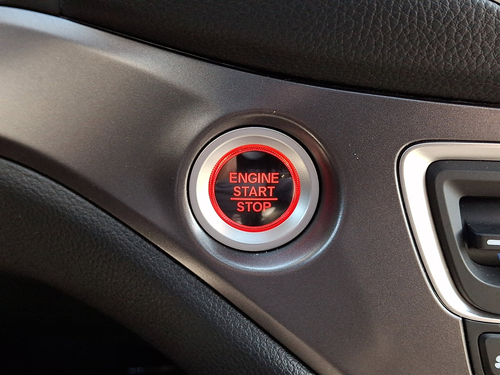 Used 2025 Honda Passport EX-L image 22