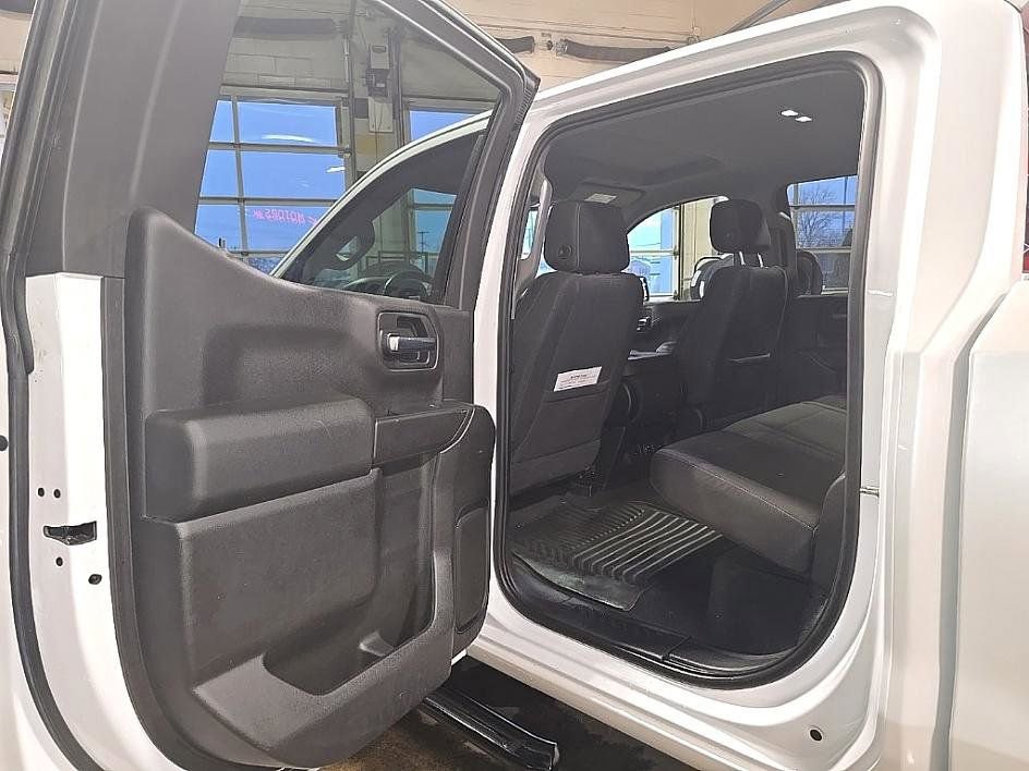 Used 2021 Chevrolet Silverado 1500 LT w/ Z71 Off-Road Package image 26