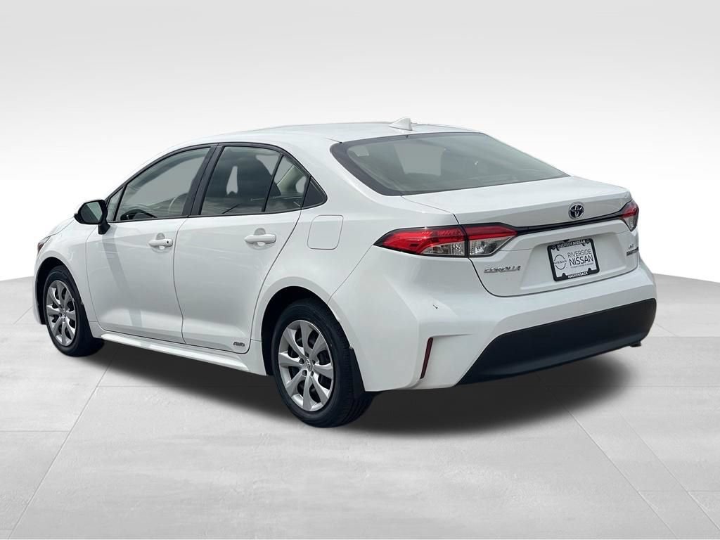 Used 2023 Toyota Corolla LE AWD/4WD image 4