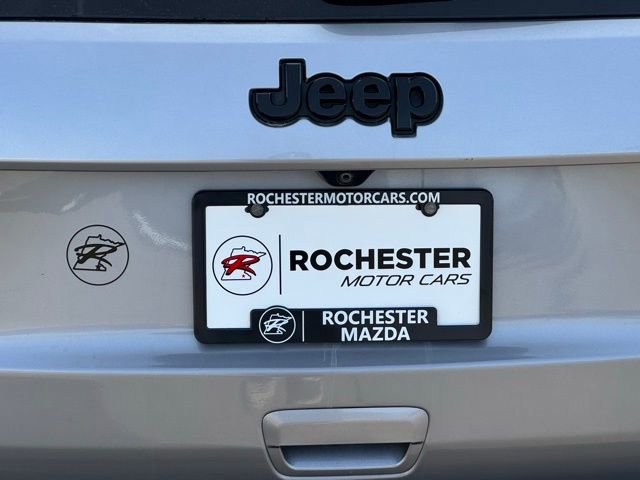Used 2018 Jeep Grand Cherokee Altitude AWD/4WD image 39