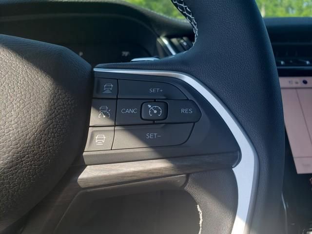 New 2024 Jeep Grand Cherokee Limited w/ Luxury Tech Group II AWD/4WD image 26