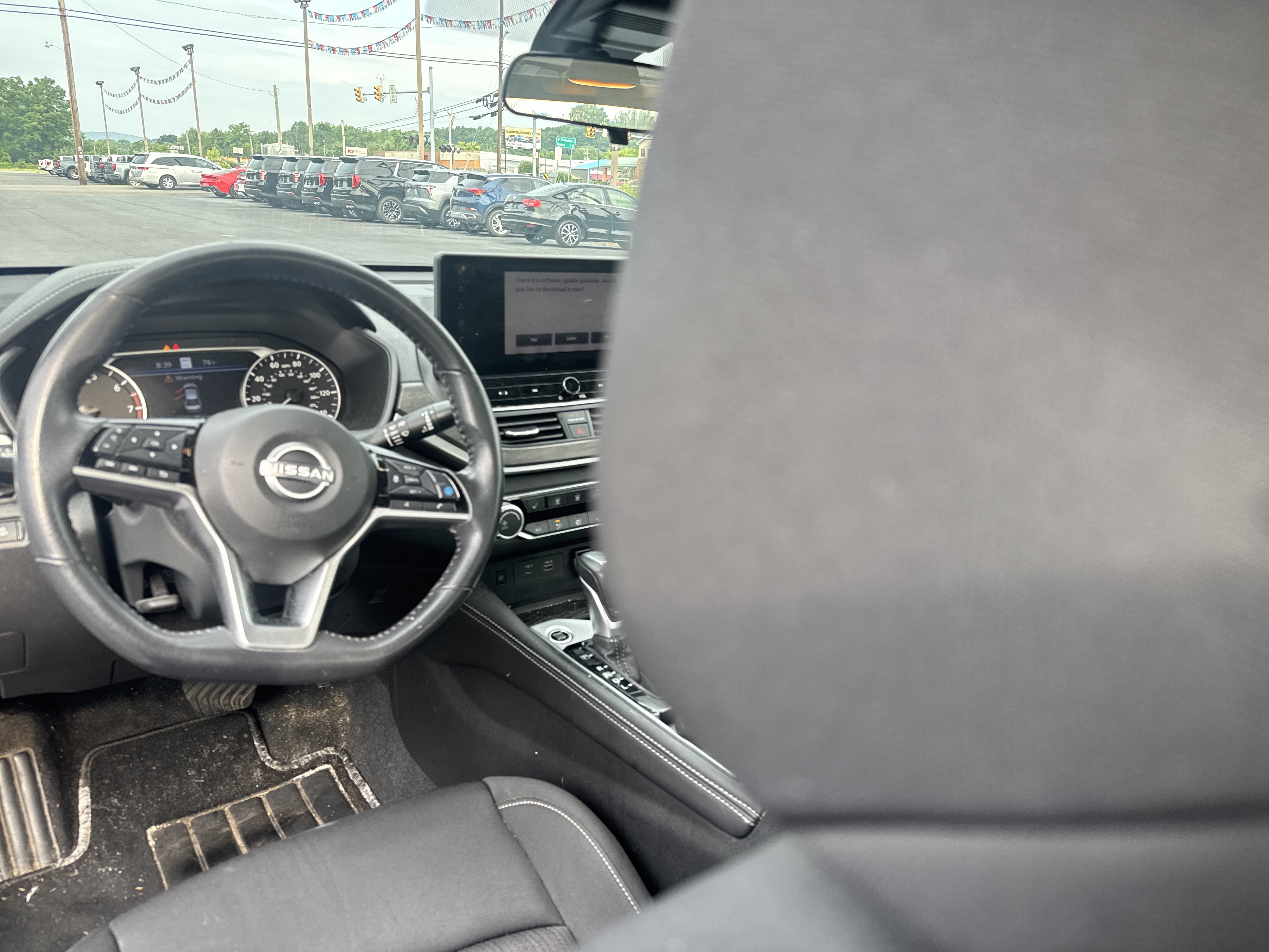 Used 2023 Nissan Altima 2.5 SV w/ SV Premium Package AWD/4WD image 14