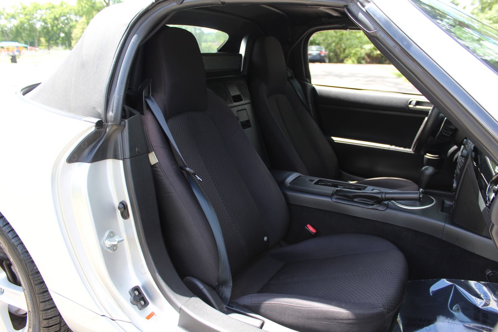 Used 2006 MAZDA MX-5 Miata Touring RWD image 10