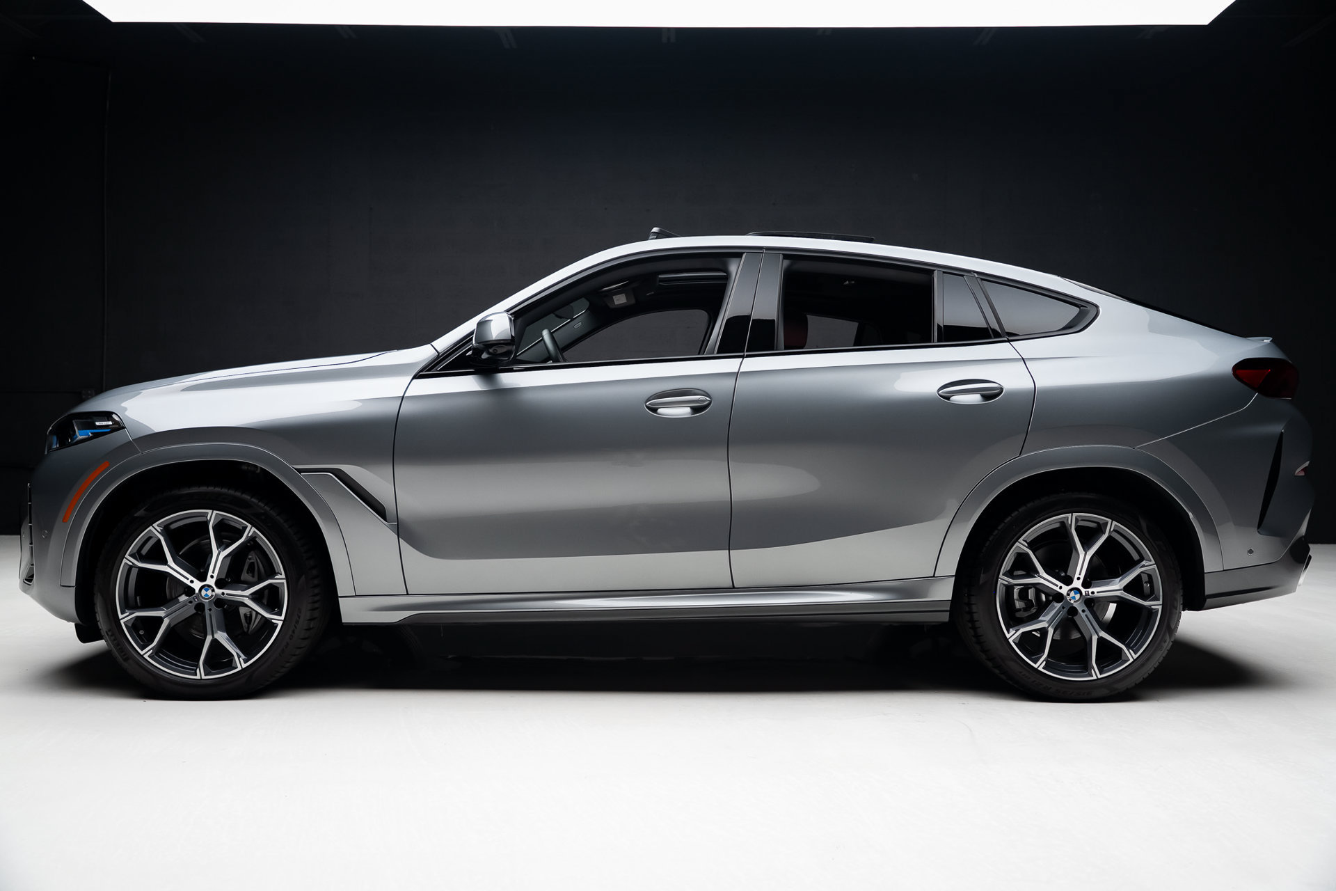 Used 2026 BMW X6 xDrive40i AWD/4WD image 17