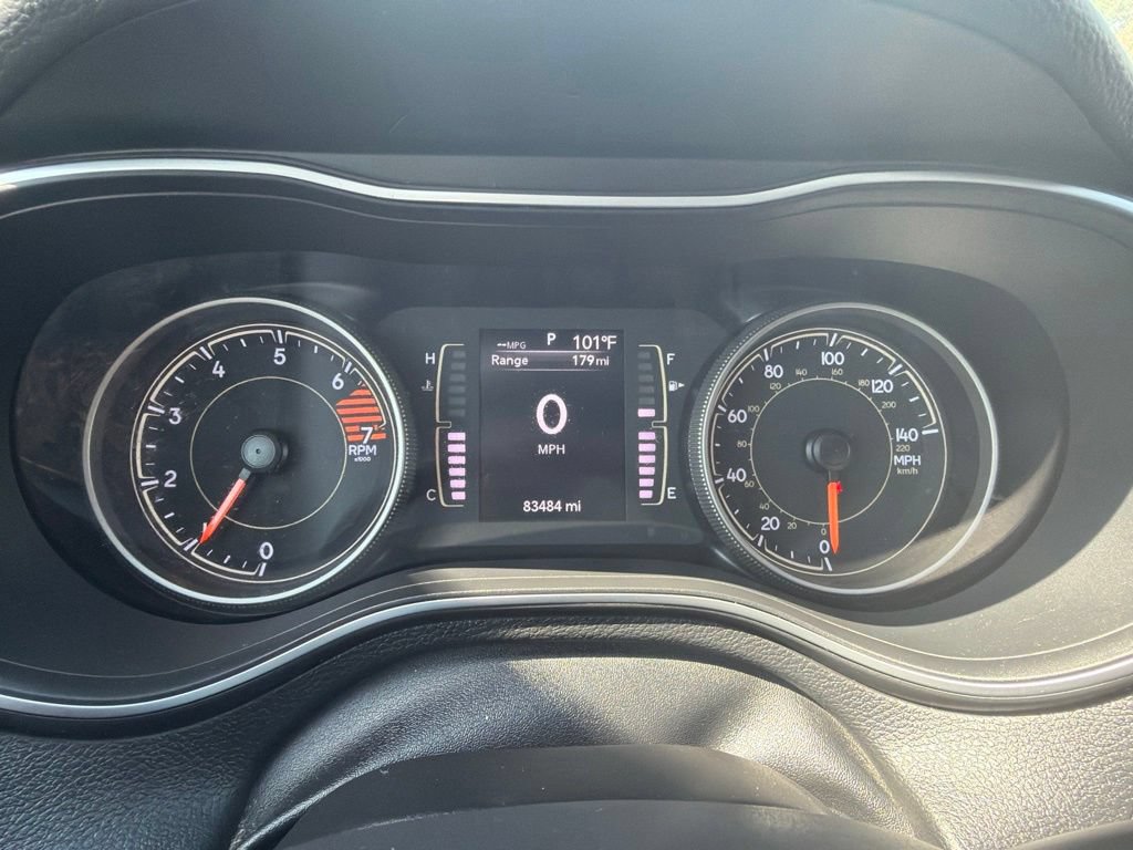 Used 2019 Jeep Cherokee Latitude Plus w/ Comfort/Convenience Group AWD/4WD image 2