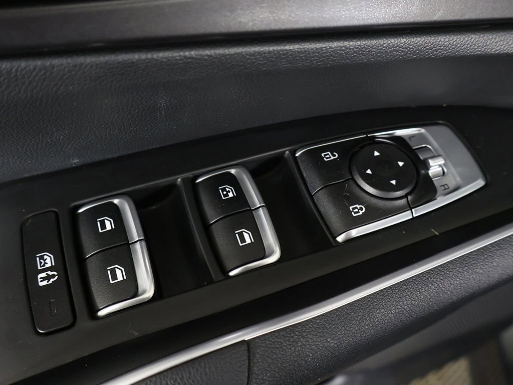 Used 2023 Kia Sorento LX image 38