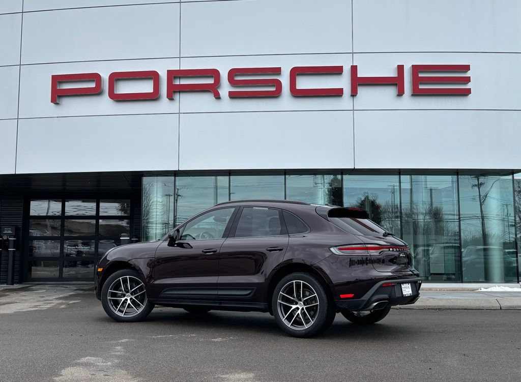 Certified 2026 Porsche Macan AWD/4WD image 3