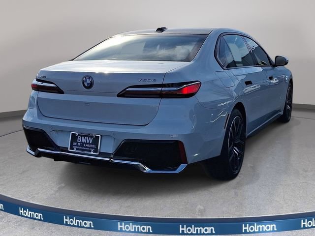New 2026 BMW 750e xDrive w/ Executive Package image 4
