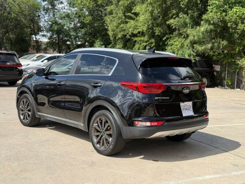 Used 2018 Kia Sportage EX w/ EX Sport Appearance Package AWD/4WD image 3