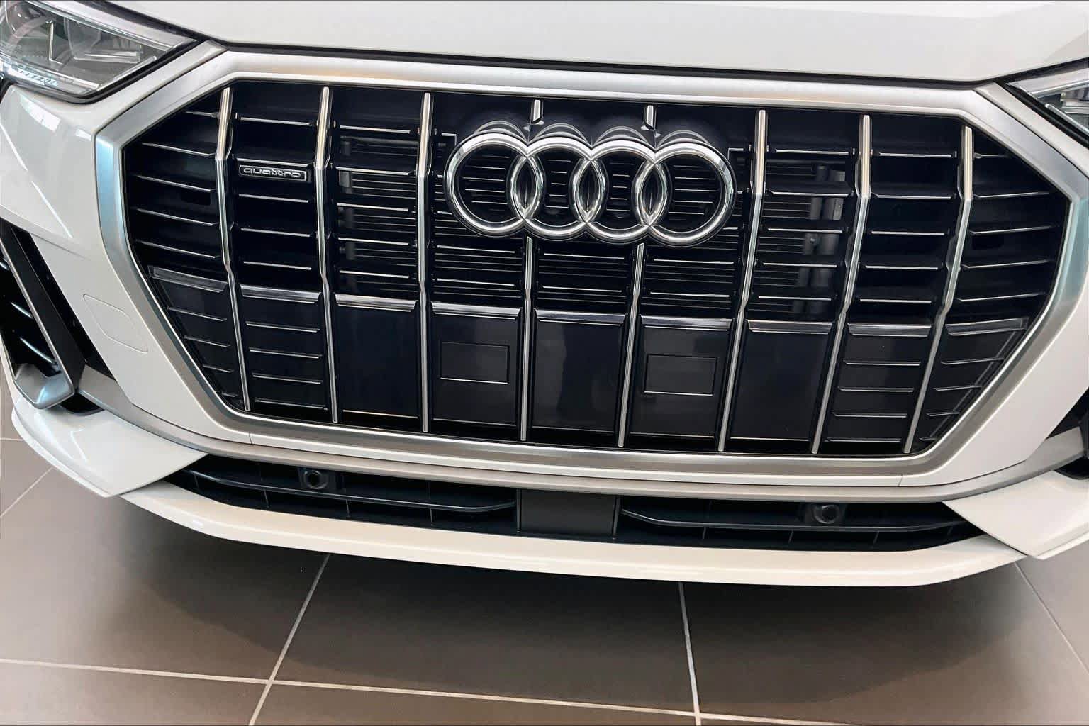 Certified 2024 Audi Q3 2.0T Premium w/ Convenience Package AWD/4WD image 32