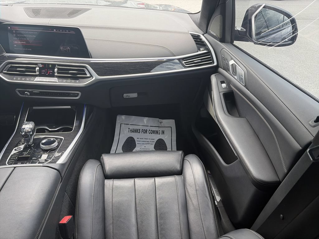 Used 2020 BMW X7 xDrive40i w/ M Sport Package AWD/4WD image 17