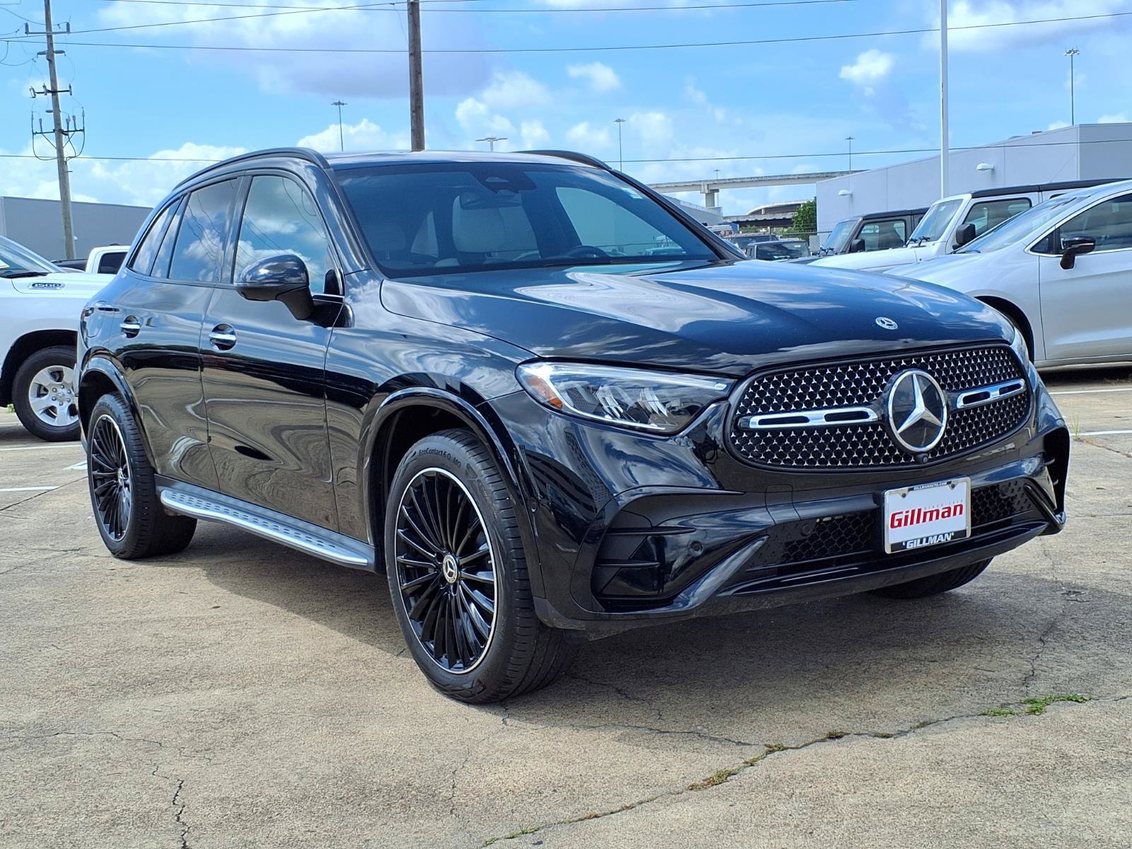Used 2025 Mercedes-Benz GLC 350e 4MATIC image 2