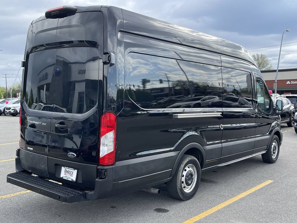 Used 2022 Ford Transit 250 148 High Roof Extended w/ Load Area Protection Package RWD image 9