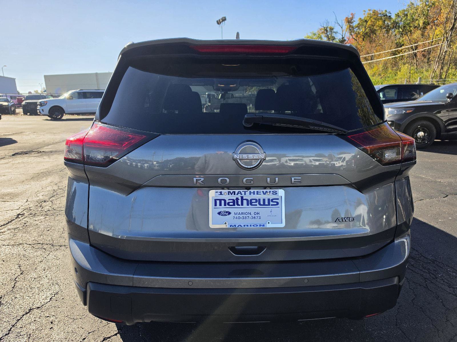 Used 2025 Nissan Rogue SV AWD/4WD image 3