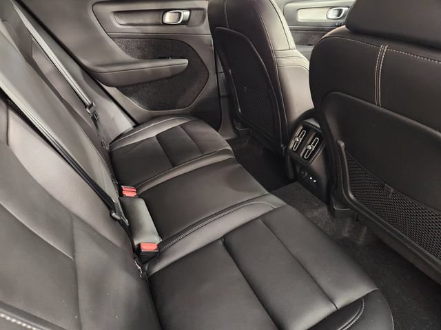 Certified 2026 Volvo XC40 B5 Plus AWD/4WD image 32