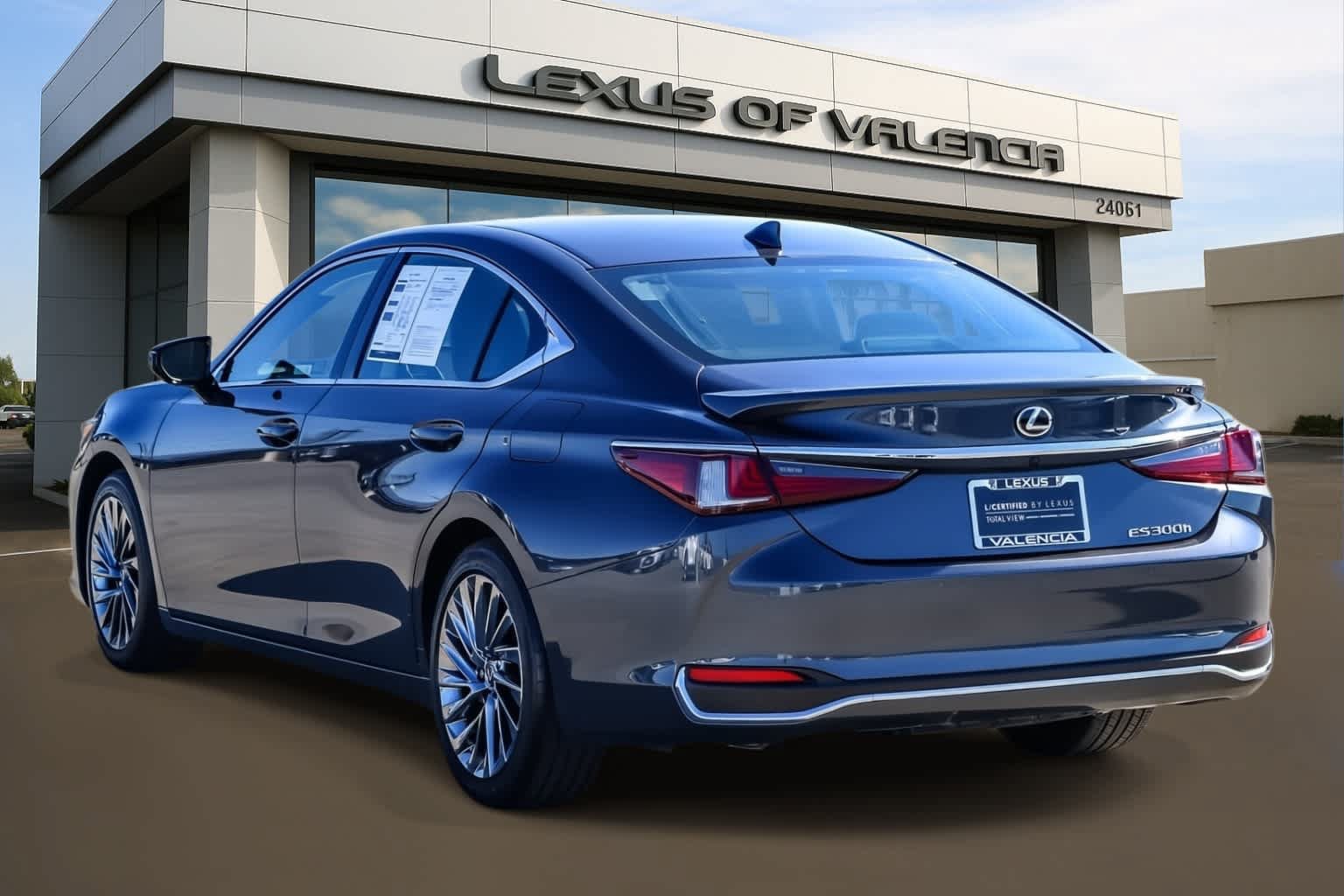 Certified 2025 Lexus ES 300h w/ Accessory Package (Z1) FWD image 2