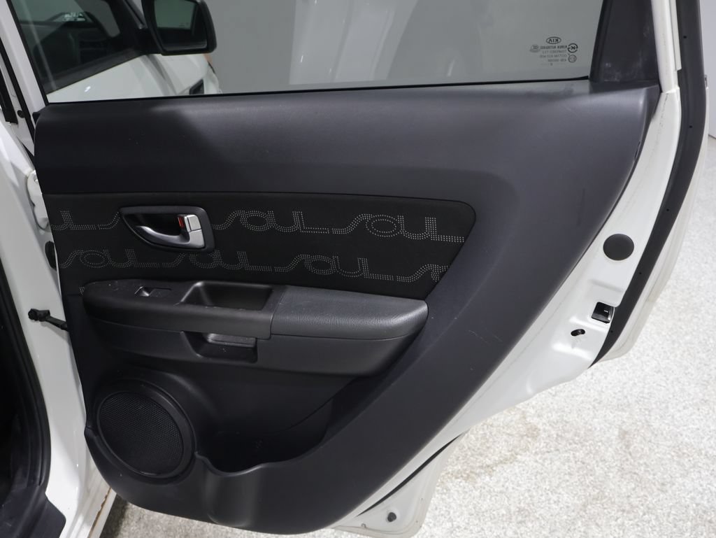 Used 2013 Kia Soul + FWD image 20