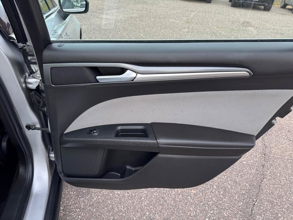 Used 2014 Ford Fusion S FWD image 23