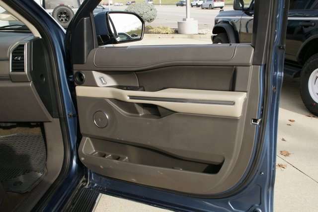 Used 2020 Ford Expedition XLT w/ Equipment Group 202A image 30