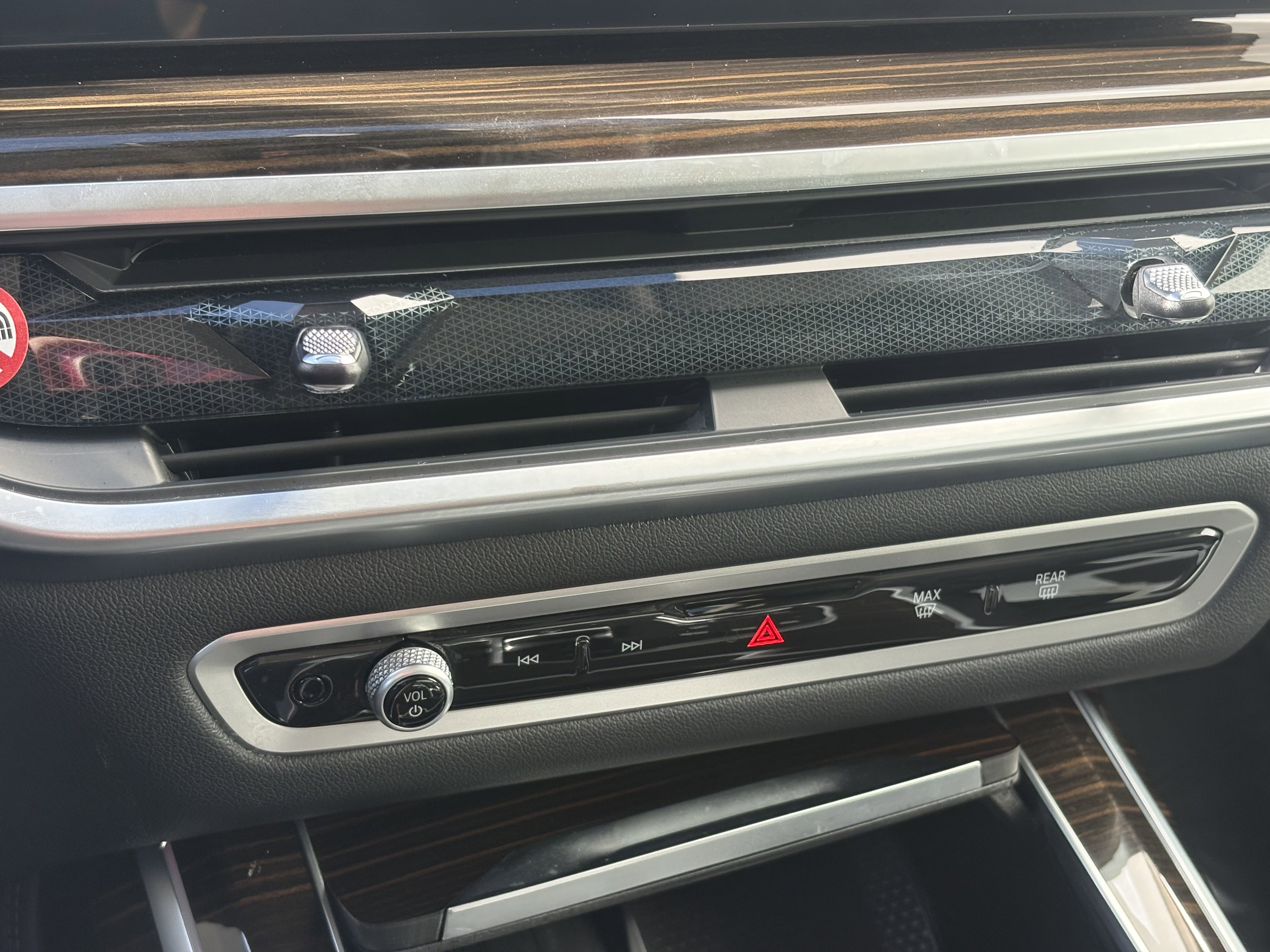 Used 2025 BMW X7 xDrive40i image 27