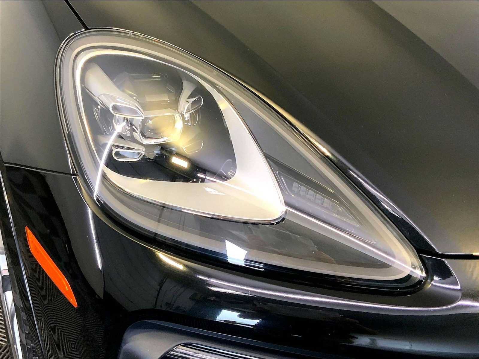 Certified 2023 Porsche Cayenne AWD/4WD image 12