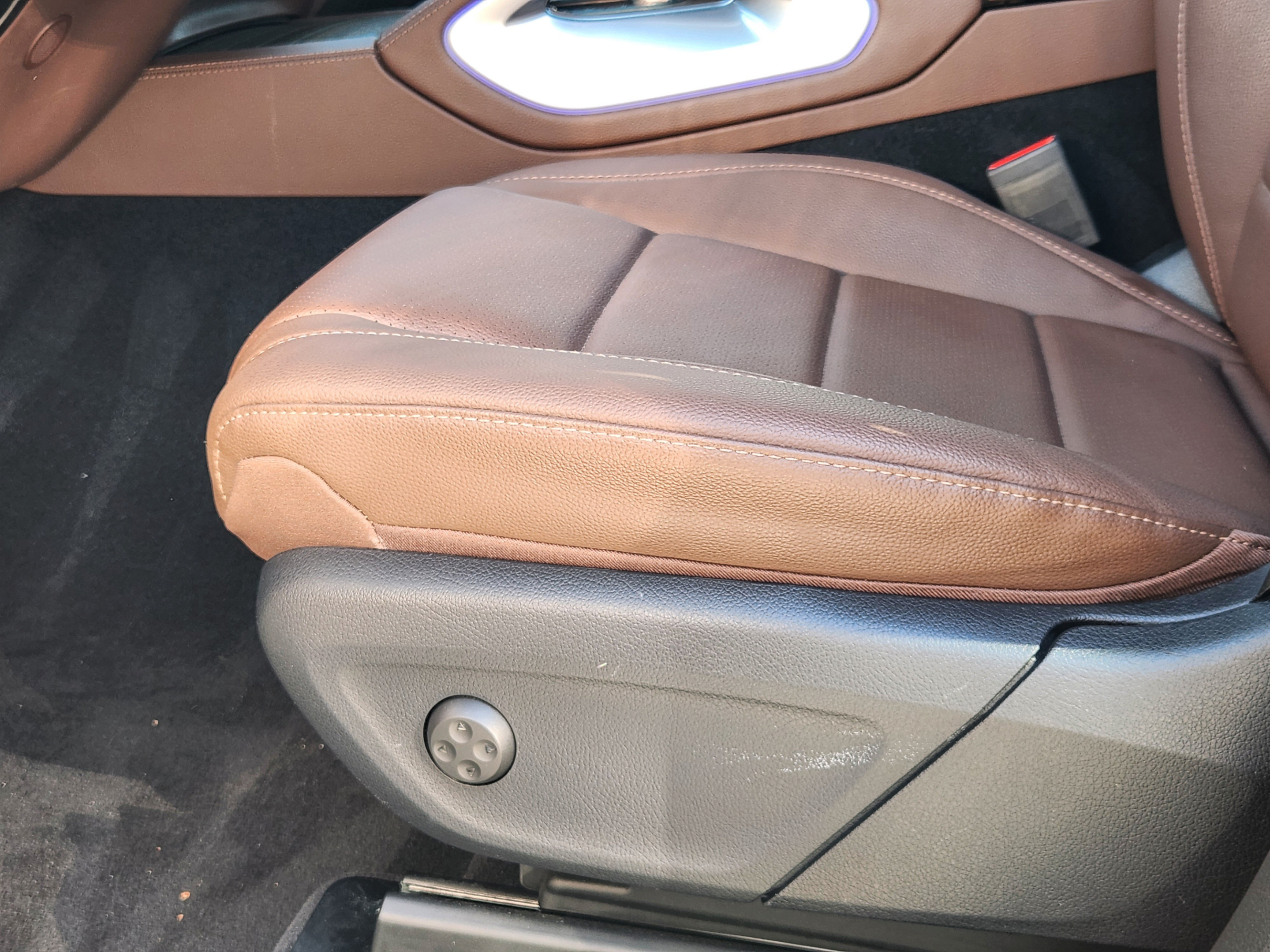Used 2024 Mercedes-Benz GLS 450 4MATIC image 23