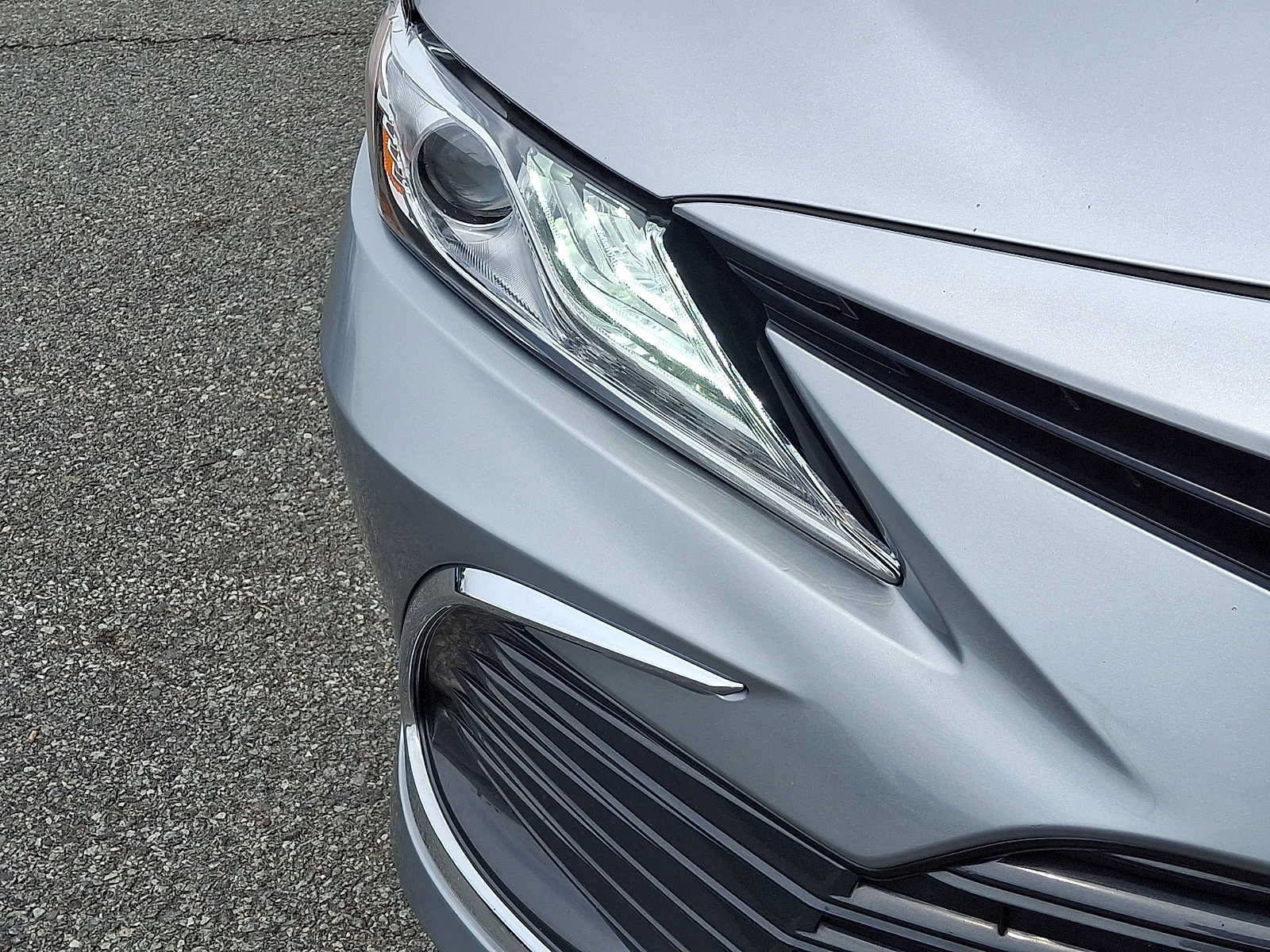 Used 2023 Toyota Camry XLE FWD image 9
