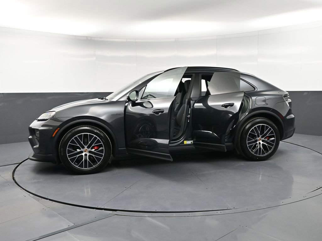 New 2026 Porsche Macan 4S Electric AWD/4WD image 37
