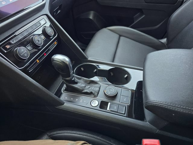 Used 2018 Volkswagen Atlas SEL AWD/4WD image 30