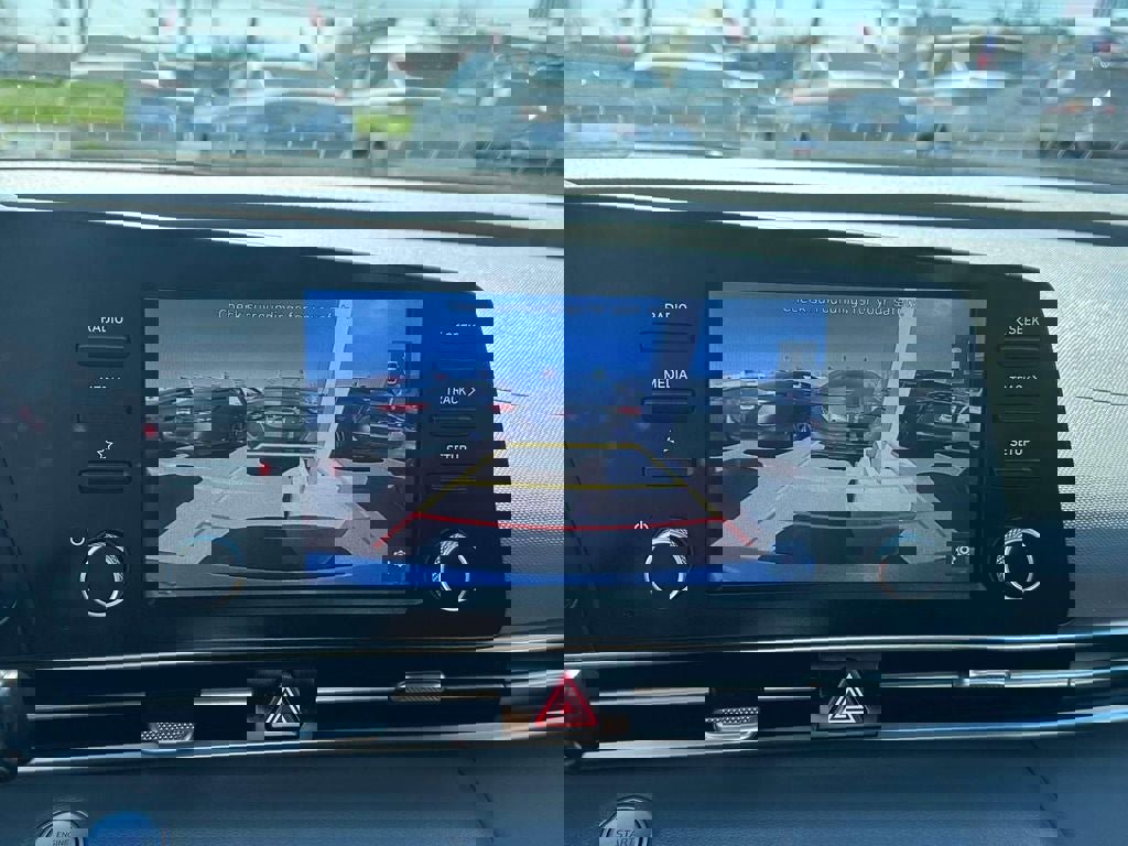 Used 2022 Hyundai Elantra SEL FWD image 25