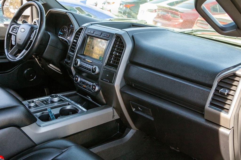 Used 2019 Ford Expedition XLT w/ Equipment Group 201A AWD/4WD image 11
