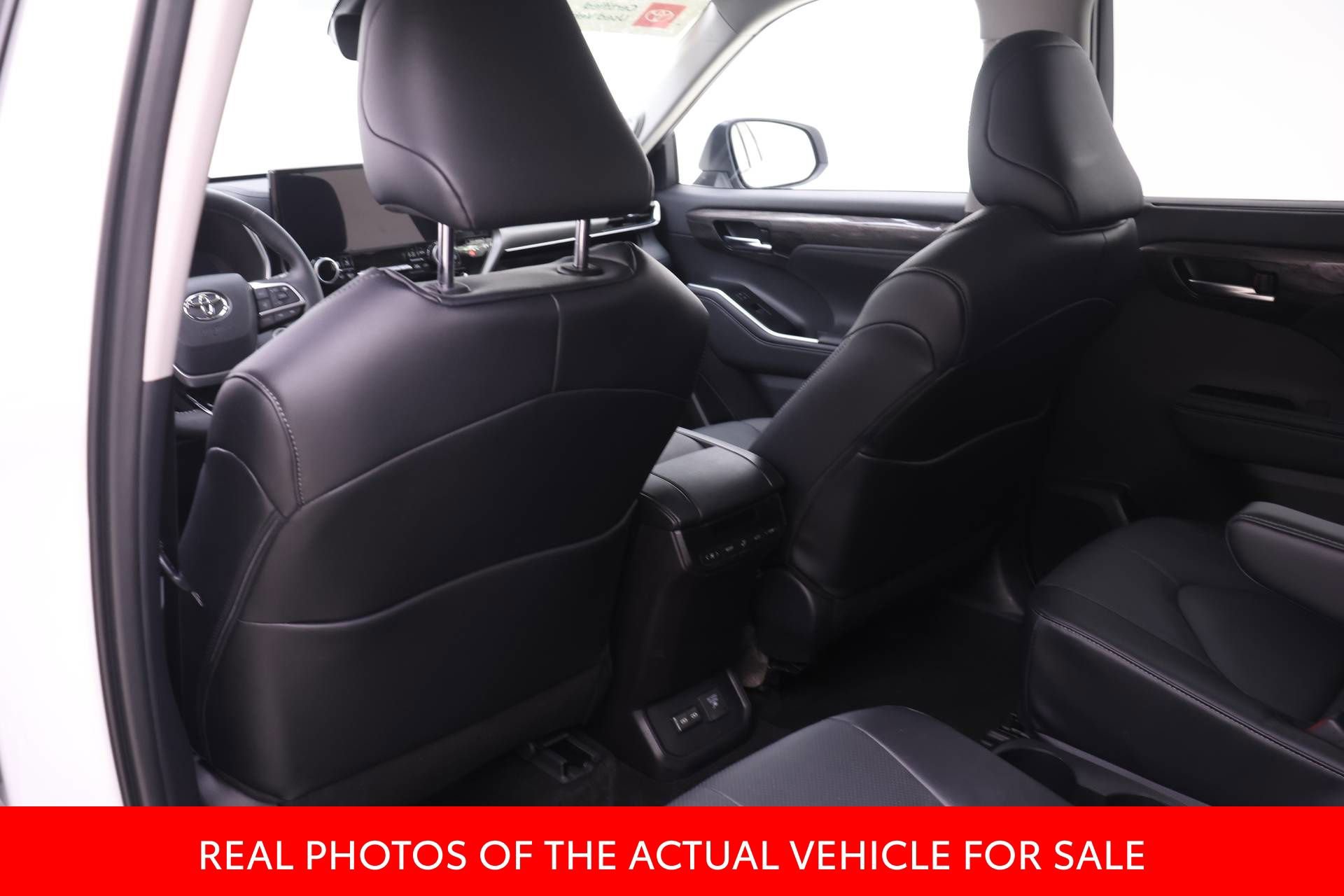 Used 2026 Toyota Highlander Limited image 10