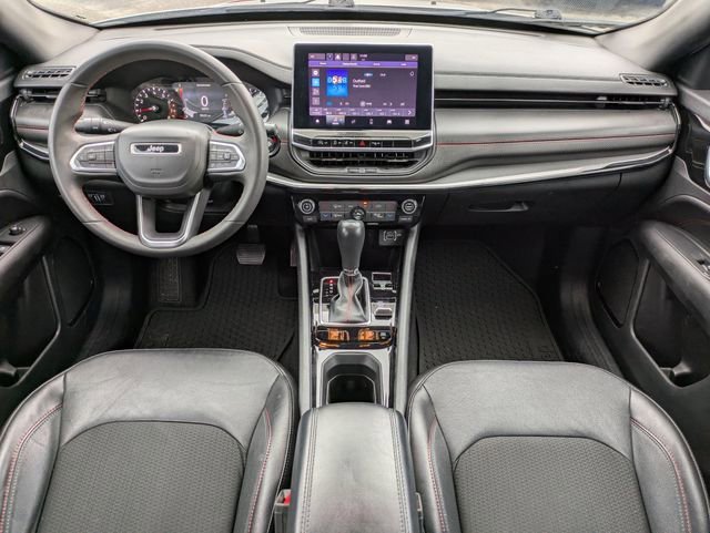 Used 2023 Jeep Compass Trailhawk image 14