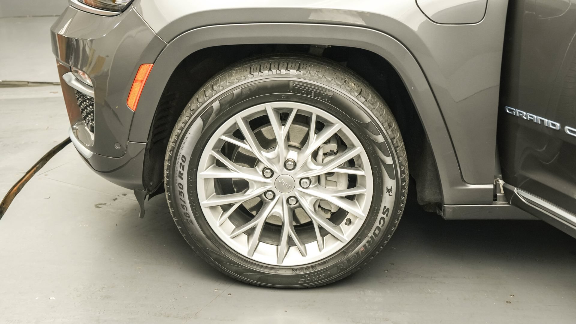 Used 2022 Jeep Grand Cherokee Summit w/ Advanced Protech Group IV AWD/4WD image 45