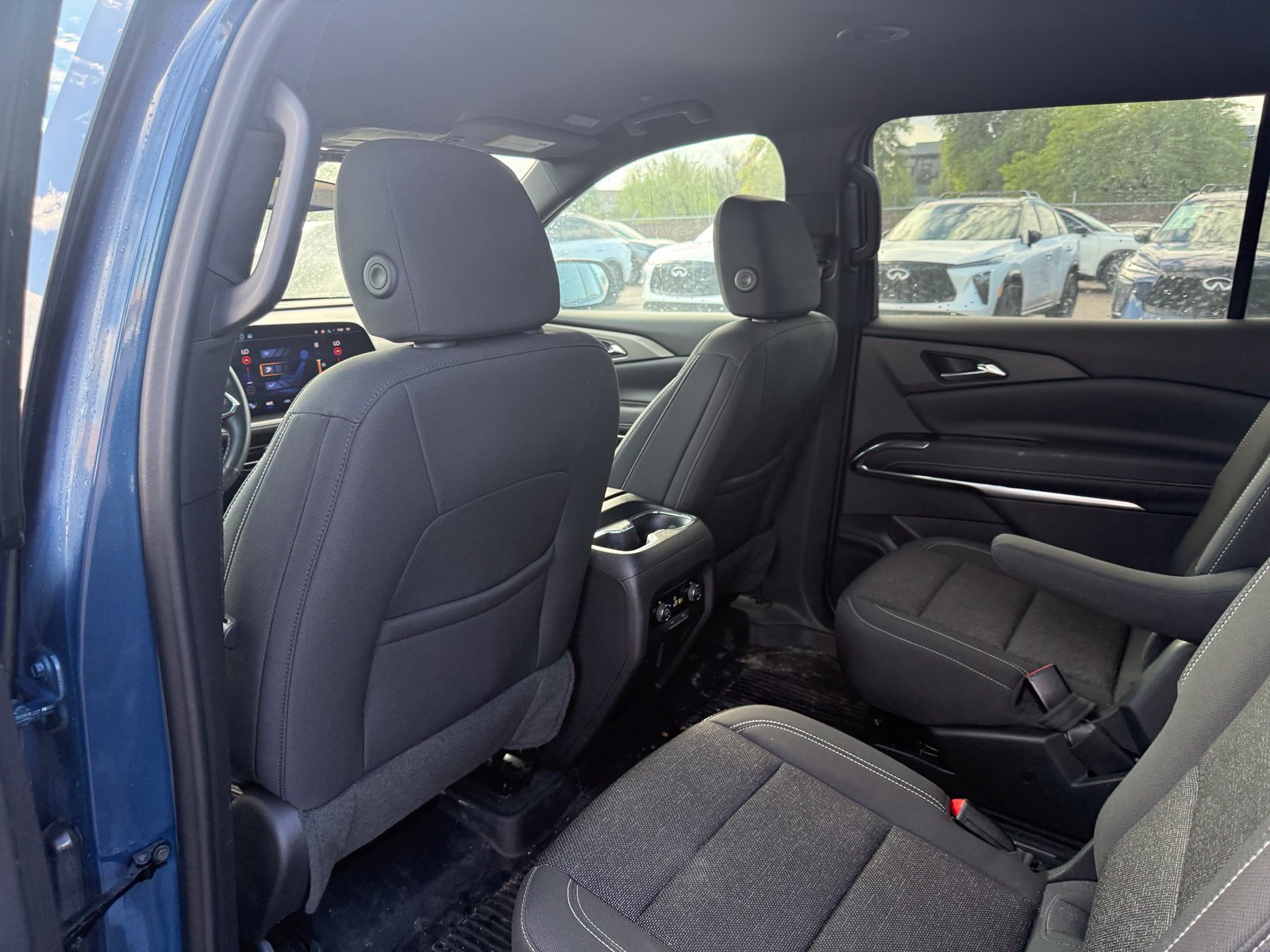 Used 2024 Chevrolet Traverse LT w/ Trailering Package AWD/4WD image 12