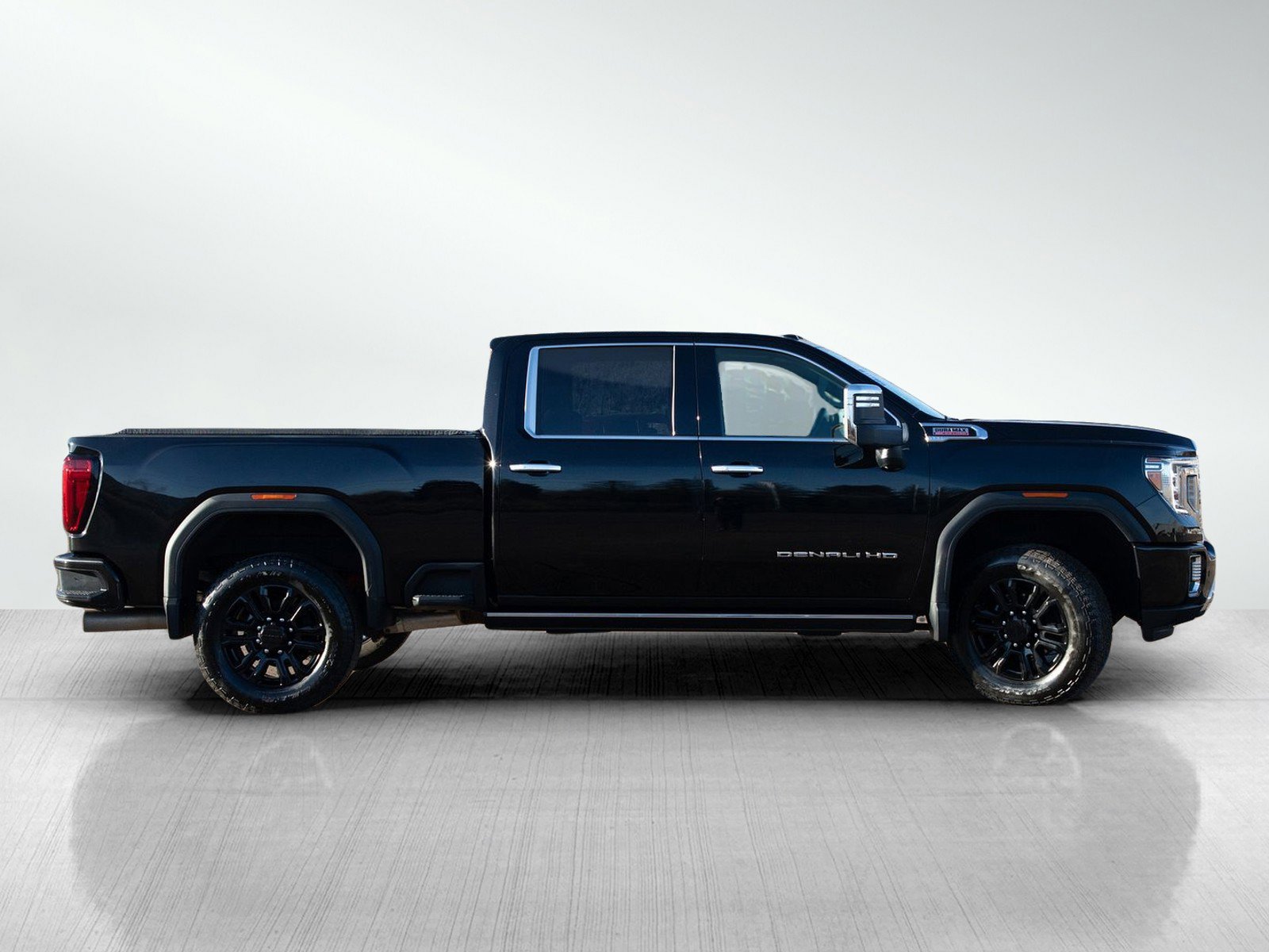 Used 2022 GMC Sierra 3500 Denali w/ Denali Black Diamond Edition image 6