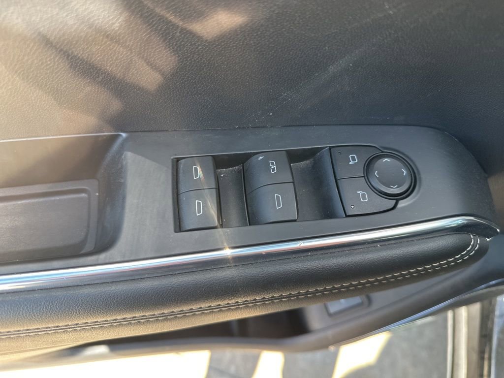 Used 2024 GMC Acadia Elevation AWD/4WD image 8