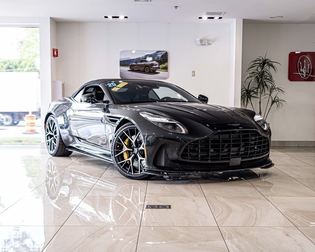 Used 2025 Aston Martin DB12 Convertible RWD image 5
