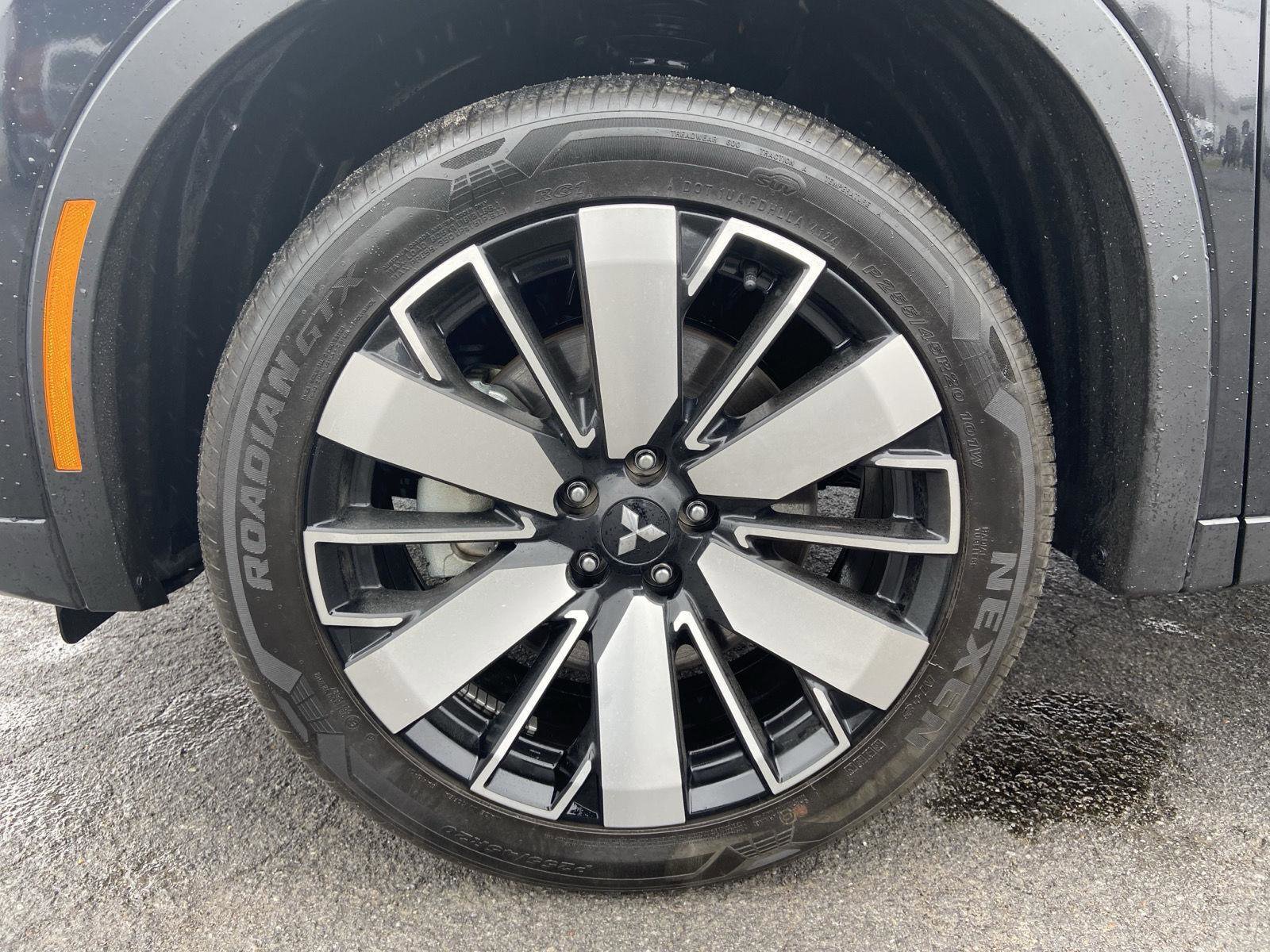 Used 2025 Mitsubishi Outlander SE image 23