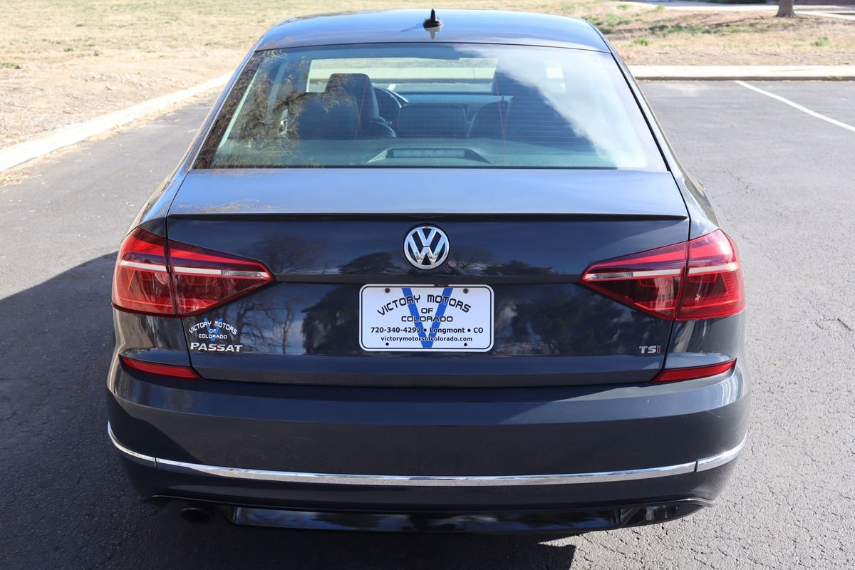 Used 2018 Volkswagen Passat 2.0T R-Line image 6