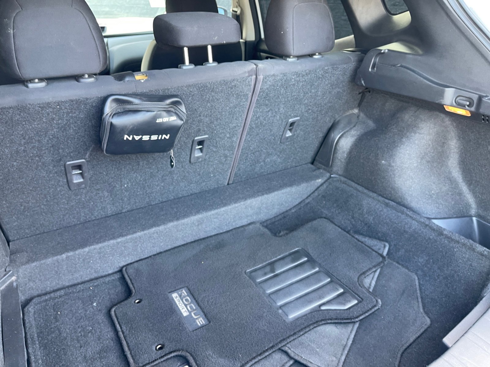 Used 2022 Nissan Rogue Sport S image 18