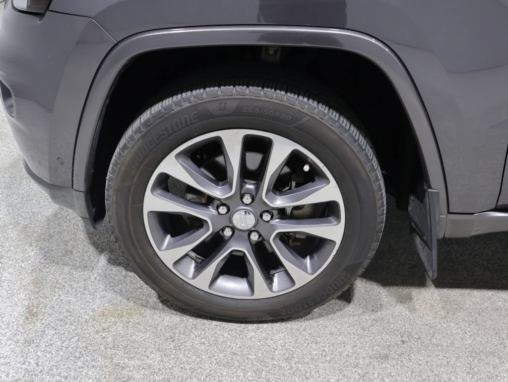 Used 2017 Jeep Grand Cherokee Overland w/ Jeep Active Safety Group AWD/4WD image 9