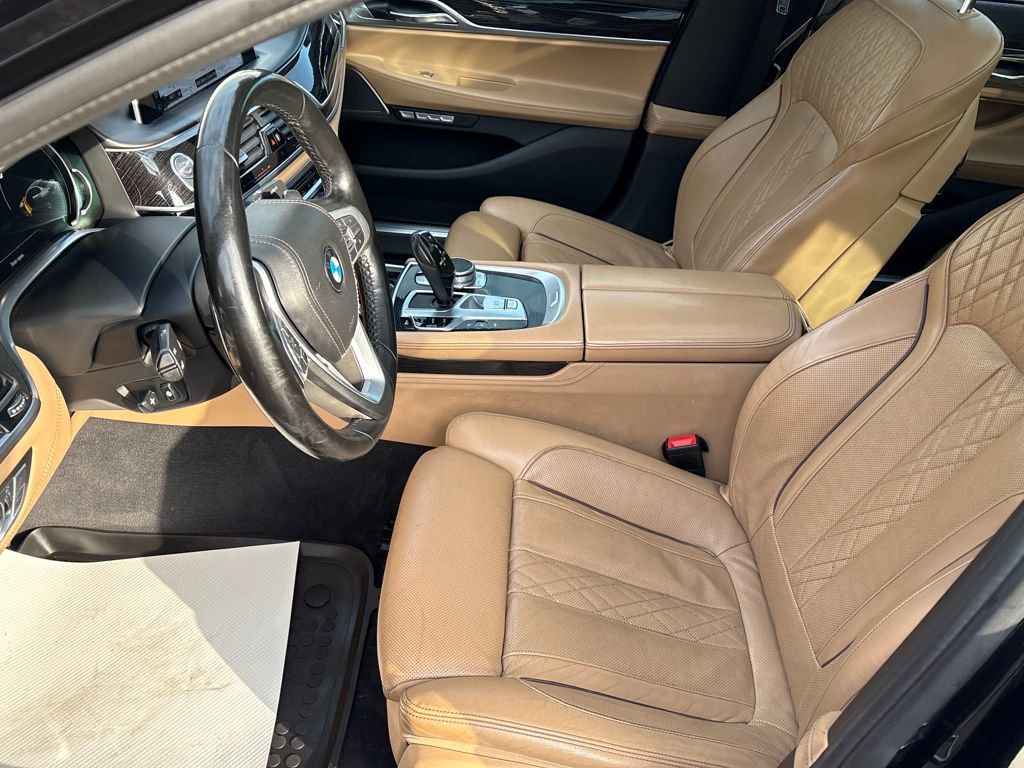 Used 2016 BMW 750i xDrive image 9