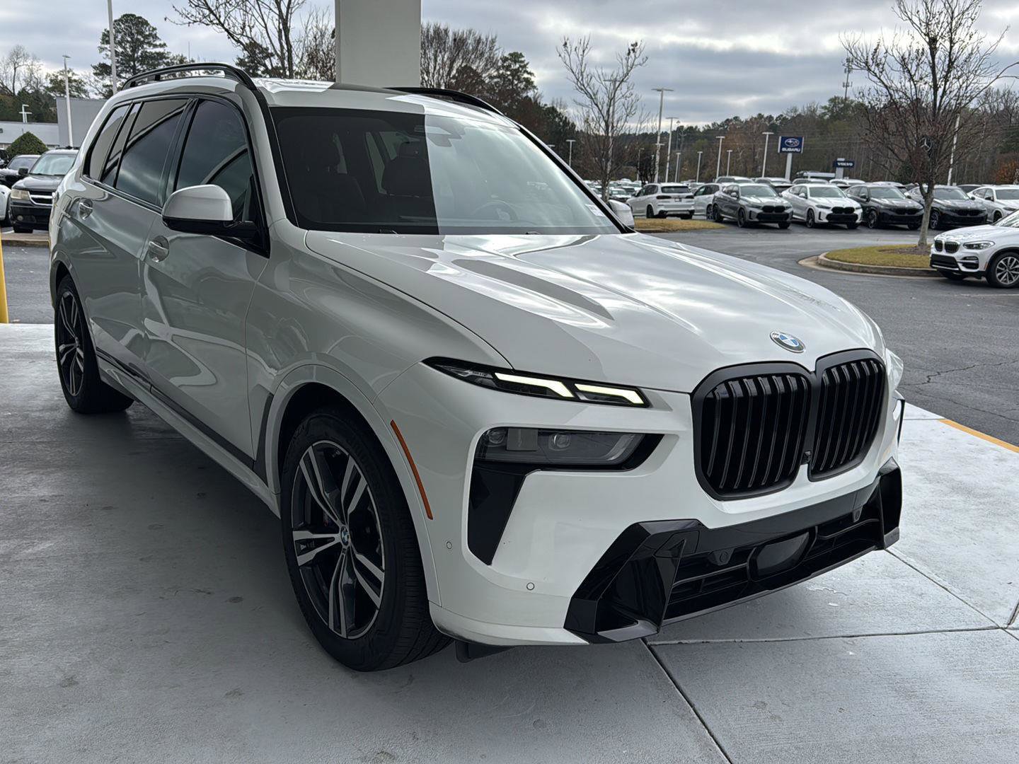 Used 2023 BMW X7 xDrive40i w/ Executive Package image 6