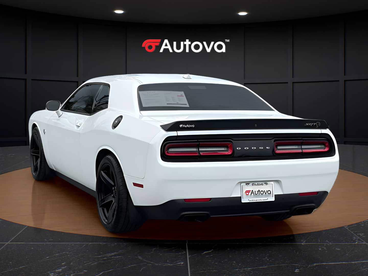 Used 2018 Dodge Challenger SRT Hellcat RWD image 3