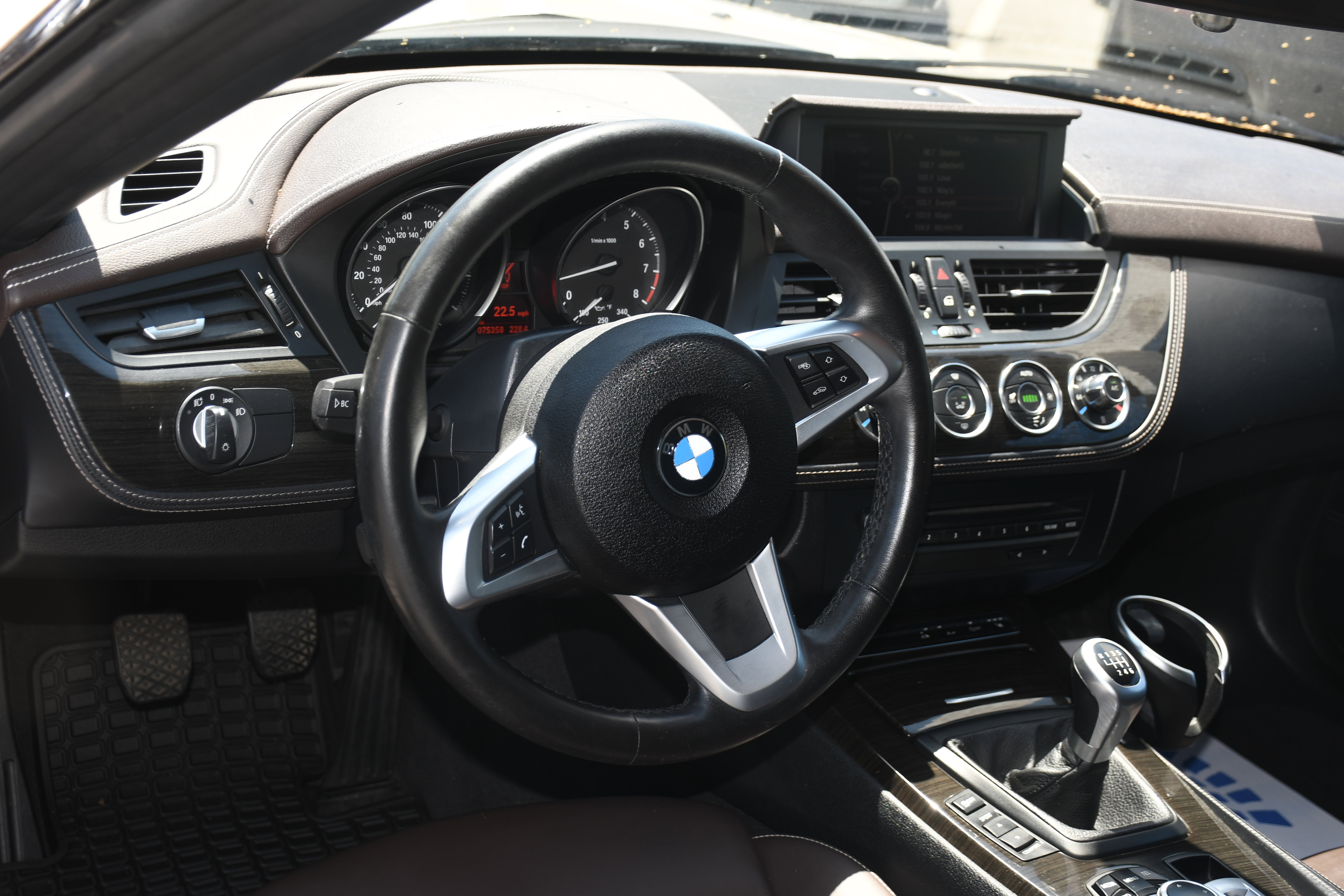 Used 2013 BMW Z4 sDrive28i RWD image 8