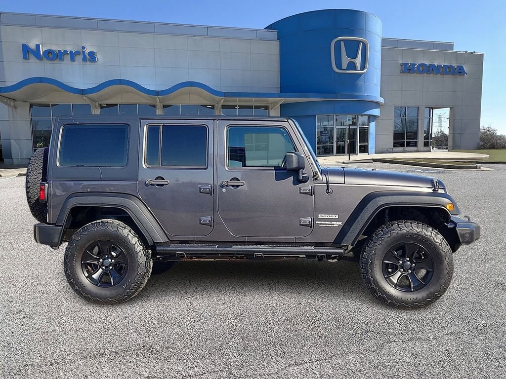 Used 2018 Jeep Wrangler Unlimited Sport w/ Connectivity Group image 5