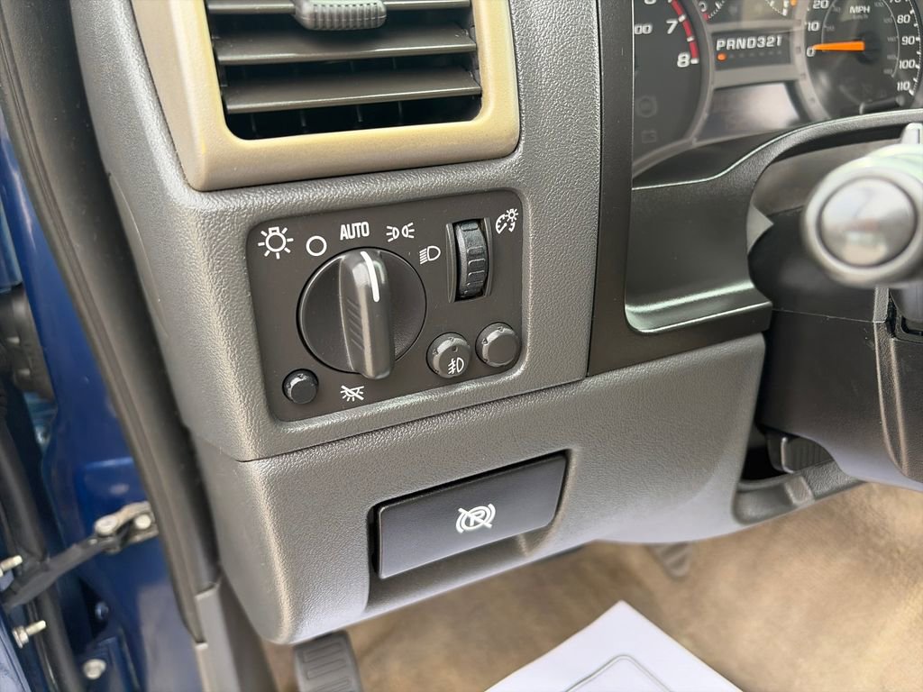 Used 2005 GMC Canyon SLE AWD/4WD image 17