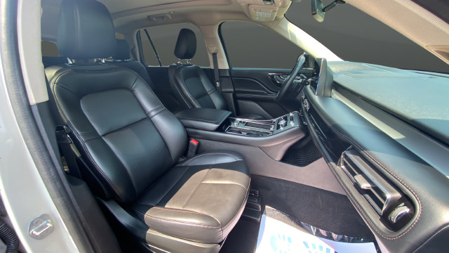 Used 2023 Lincoln Aviator AWD w/ Premium Package image 24